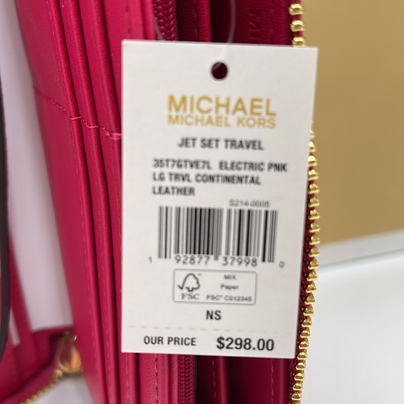MICHAEL KORS
Leather Continental Wristlet Phone Case Wallet
Electric Pink
NWT - Picture 8 of 16